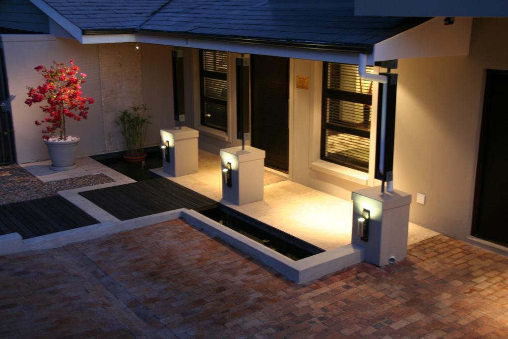 Keren'S Vine Guesthouse Stellenbosch Exteriör bild