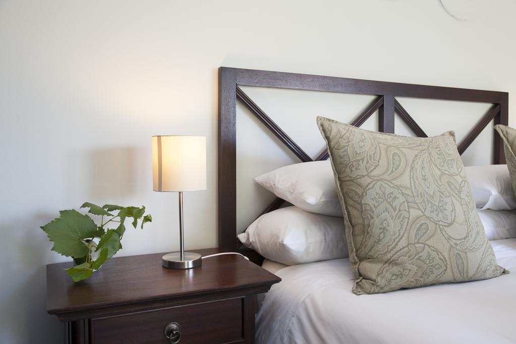 Keren'S Vine Guesthouse Stellenbosch Exteriör bild